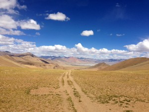 Finally, cresting a hill that will leave TsoKar out of sight, this picture looking back. In a moment, I'll meet two Australians trekking North to Rumtse from Kaza in the Spiti Valley (I'll pass through there later) adding an additional 8 days. Here, they are past their halfway mark, and they look forward to the beers near TsoKar that I mention. Interestingly enough, they leave out of Shimla on the Hindustan Tibetan Highway counterclockwise, only to find landslides have made the road impassible near Puh if I recall correctly. They backtrack completely to Shimla then Mandi and Manali for Losar. 