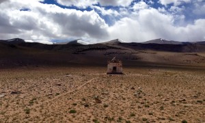 Small stupa along a hillside near Tso Kar.
