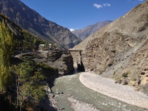 A bridge that brings me back over the Spiti, or what is now  the Sutlej River. The confluence occurs about Khab, 6 km further upstream (north). Google maps shows a town of Dubling even higher up to the south of this bend in the road, which would be the lefthand side of the river immediate. It is about here that the originally designed Hindustan Tibet Highway would have reached its terminus, having began a rough-for-1860 x kms back in Shimla.